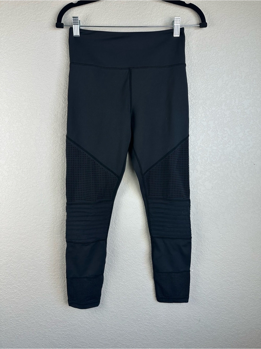 Zyia High-Rise Black Performance Leggings with Mesh & Rib Detail